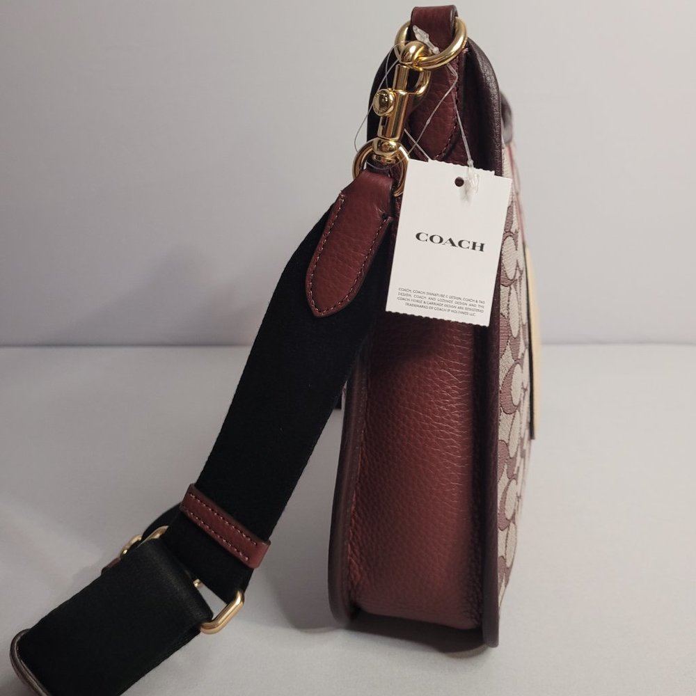 Coach - Picture 3 of 6